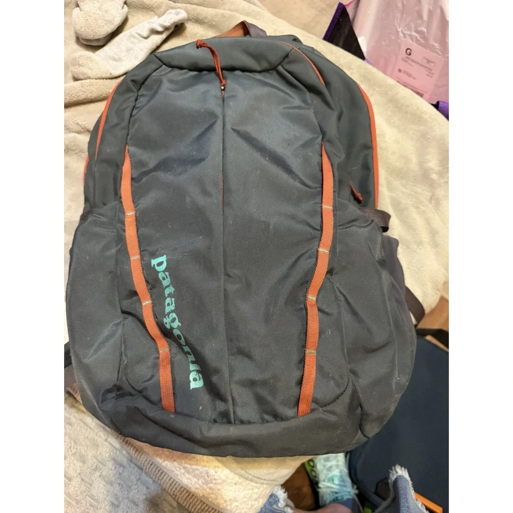 Patagonia Refugio Daypack 28L Backpack Gray Orange Outdoor Hiking Travel Bag